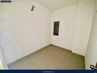 Low Level Facing Swimming Pool : Desaria Villa Condominium, Kampung Pulau Meranti, Puchong — gambar 8