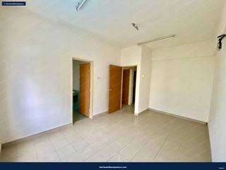 Low Level Facing Swimming Pool : Desaria Villa Condominium, Kampung Pulau Meranti, Puchong — gambar 13