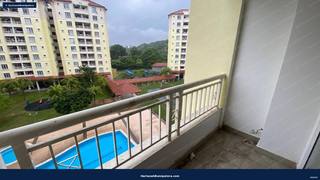 Low Level Facing Swimming Pool : Desaria Villa Condominium, Kampung Pulau Meranti, Puchong — gambar 19