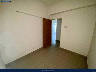 Low Level Facing Swimming Pool : Desaria Villa Condominium, Kampung Pulau Meranti, Puchong — gambar 9