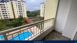 Low Level Facing Swimming Pool : Desaria Villa Condominium, Kampung Pulau Meranti, Puchong — gambar 18