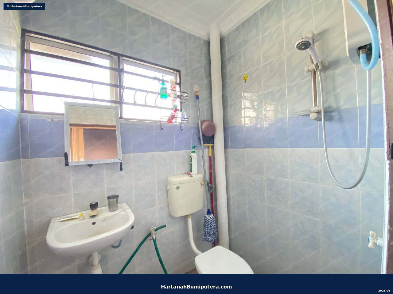 Nicely Renovated : 2 storey terrace Lestari Putra Seksyen 6 — gambar 18