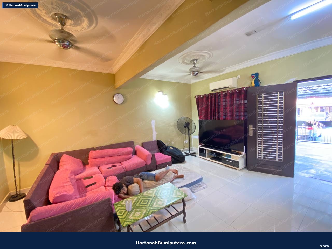 Nicely Renovated : 2 storey terrace Lestari Putra Seksyen 6 — gambar 5