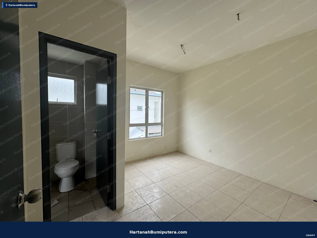 Corner Lot new Bare Unit : 2 storey terrace Kita Bayu Cybersouth — gambar 9