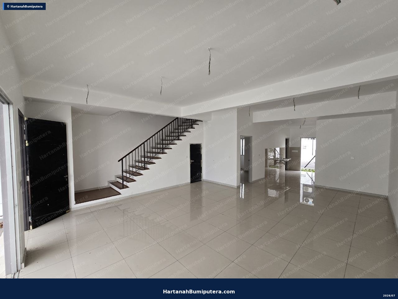 Bare Unit Size Besar :  Double Storey Terrace Serene Heights Type Verna, Bangi — gambar 4