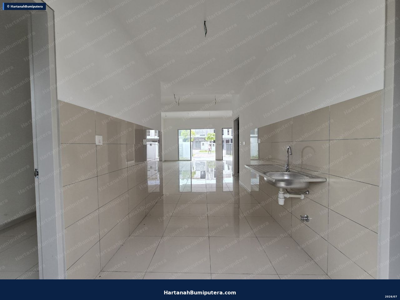 Bare Unit Size Besar :  Double Storey Terrace Serene Heights Type Verna, Bangi — gambar 6
