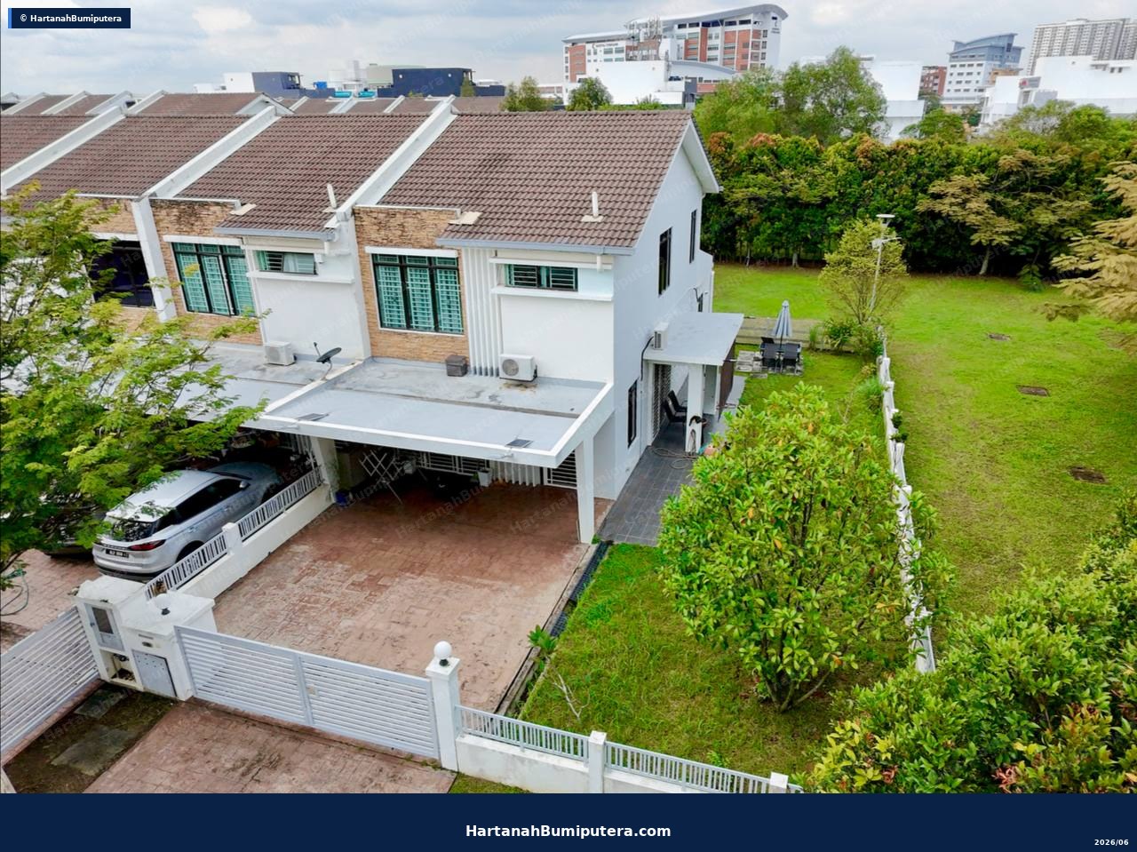 Corner with huge land : 2 storey terrace Ceria Residence Cyberjaya — gambar 3