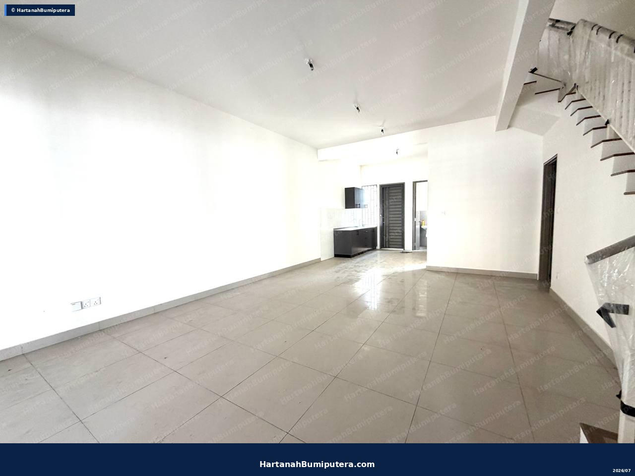 Bare Unit : Double storey terrace Pristine Bandar Enstek Nilai — gambar 4