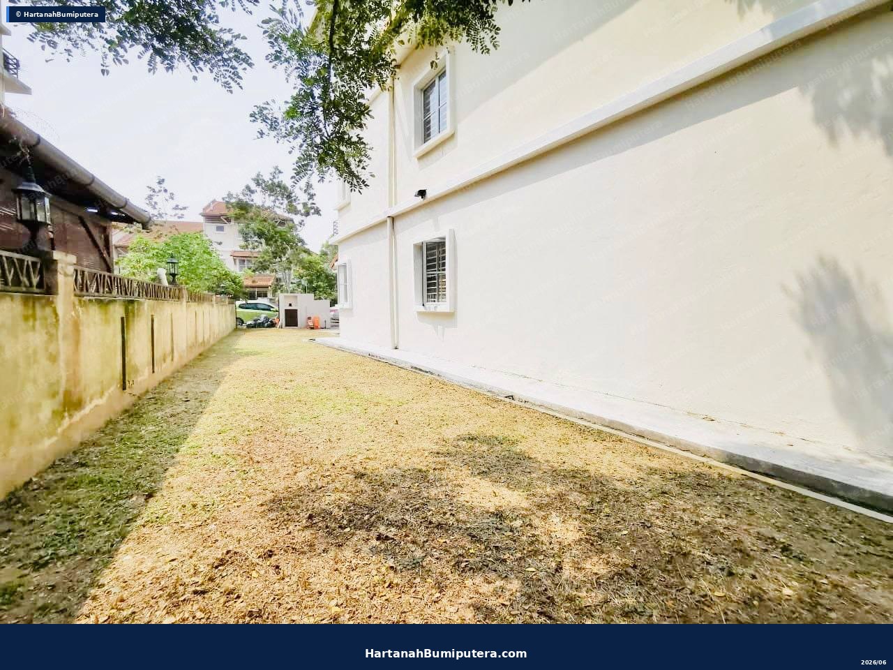 Next to Cyberjaya : 2.5 Storey terrace End Lot Taman Amanputra Puchong — gambar 3