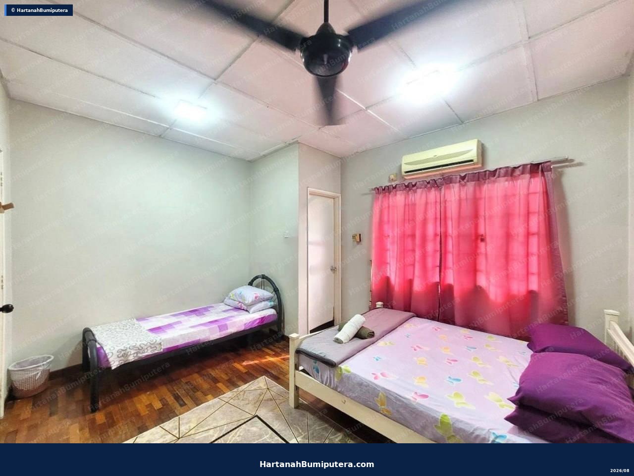 Homestay House Facing Open : Double Storey House Taman Puchong Utama PU10 — gambar 10