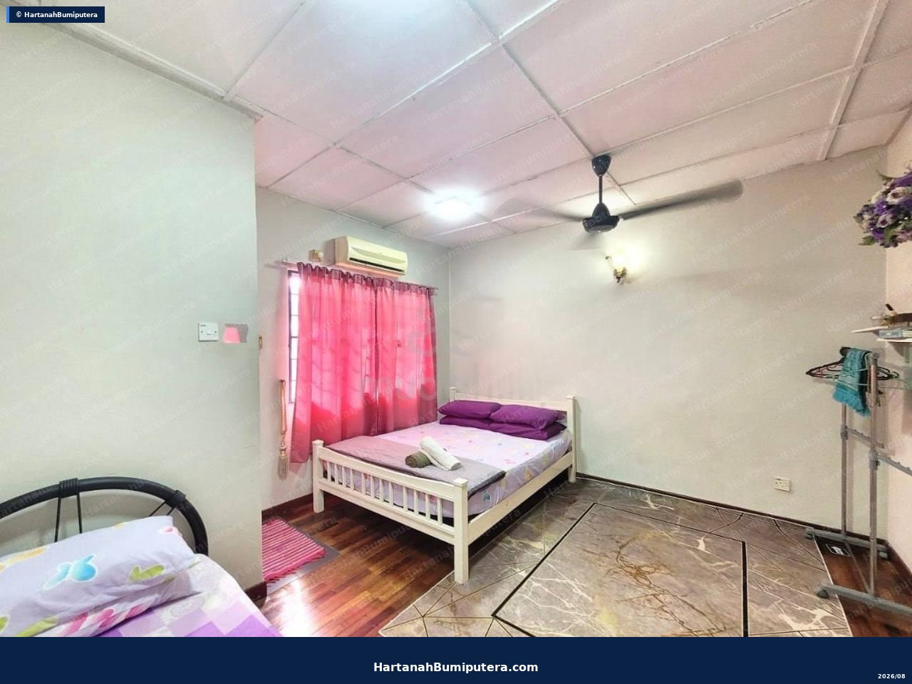Homestay House Facing Open : Double Storey House Taman Puchong Utama PU10 — gambar 9