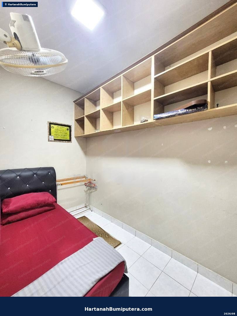 Homestay House Facing Open : Double Storey House Taman Puchong Utama PU10 — gambar 12
