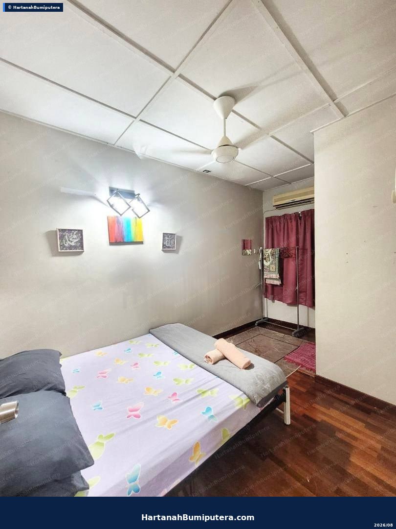 Homestay House Facing Open : Double Storey House Taman Puchong Utama PU10 — gambar 11