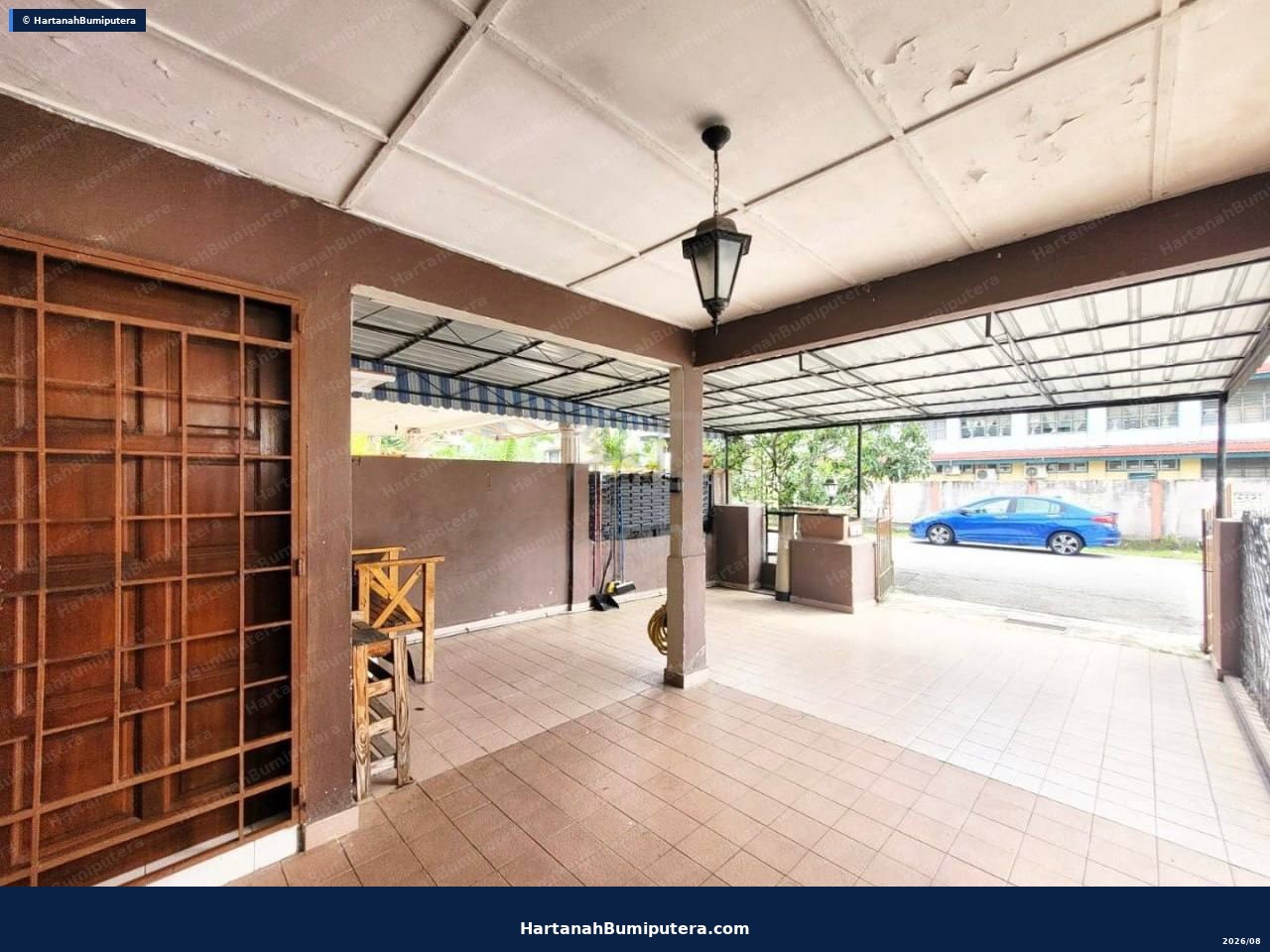 Homestay House Facing Open : Double Storey House Taman Puchong Utama PU10 — gambar 2