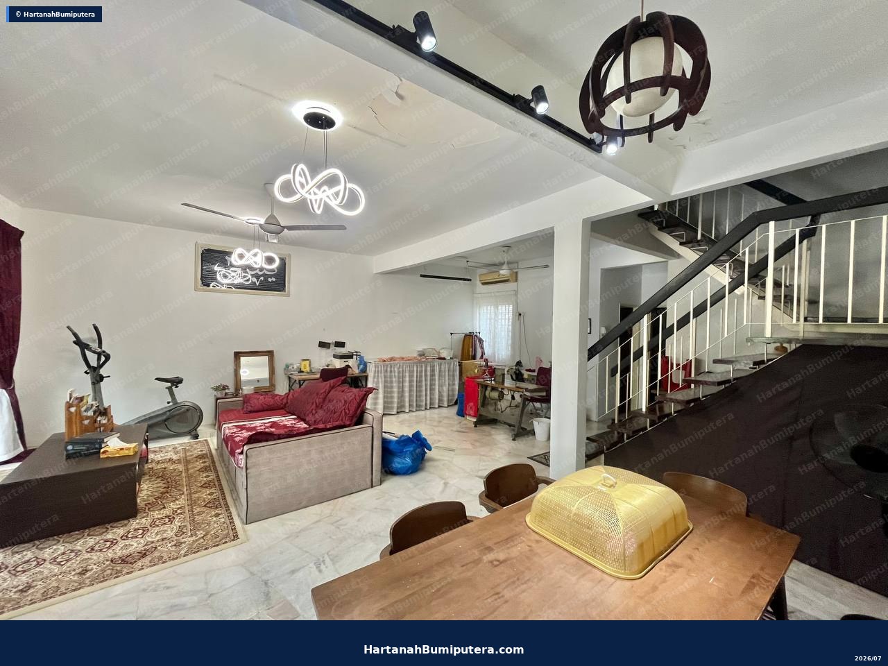 Facing Playground : 2 storey terrace Lestari Perdana Seri Kembangan — gambar 6