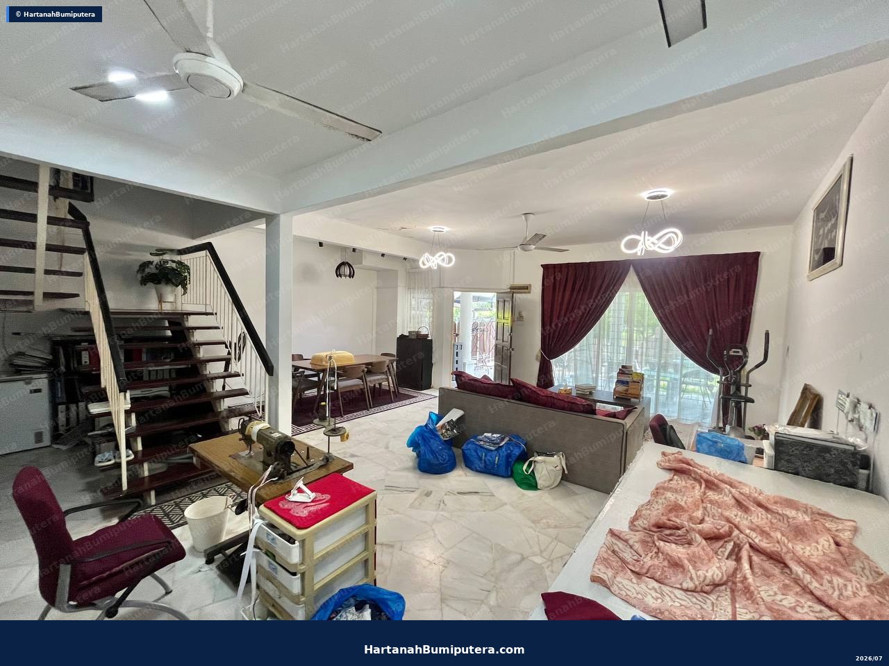 Facing Playground : 2 storey terrace Lestari Perdana Seri Kembangan — gambar 12