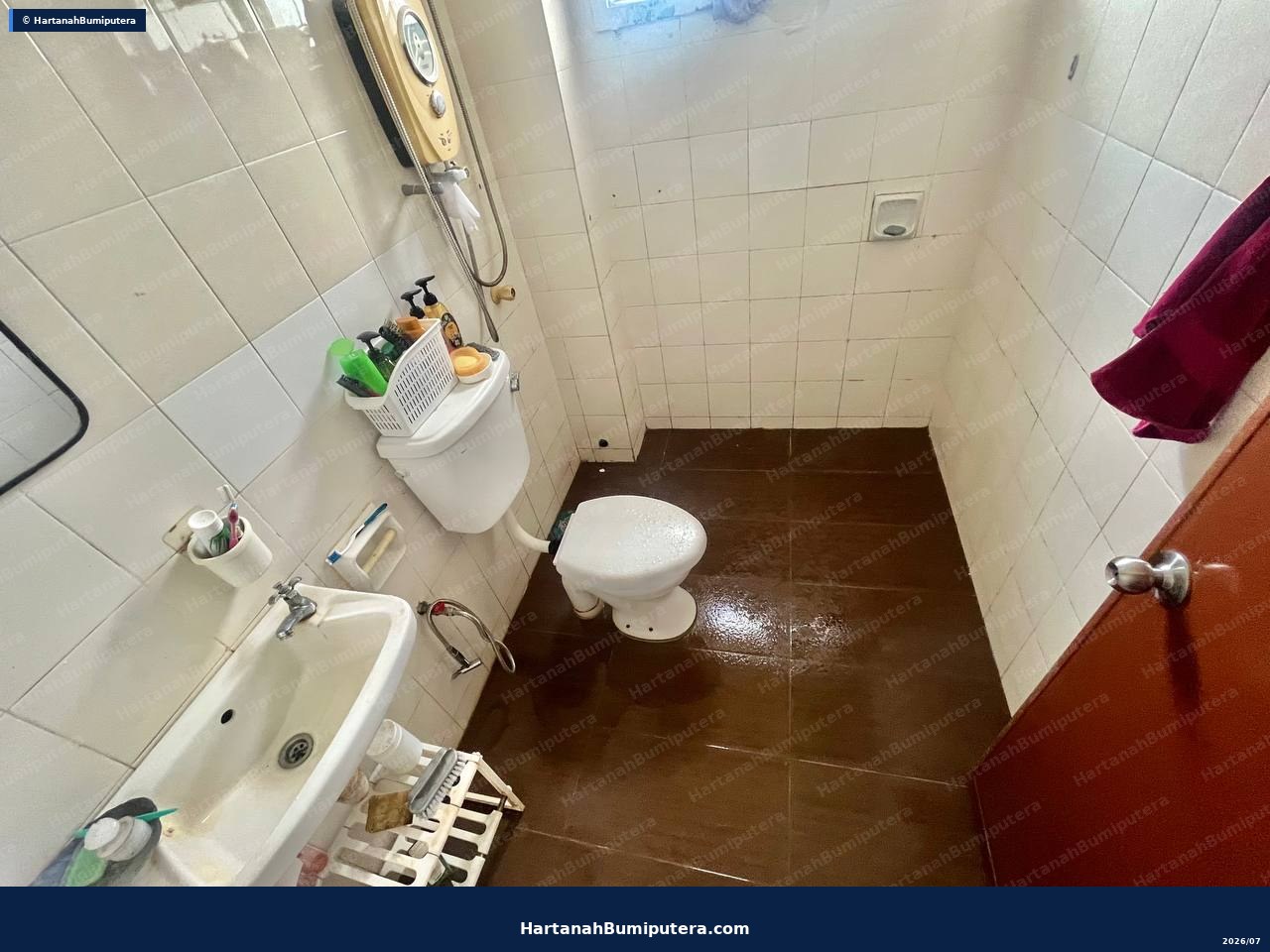 Facing Playground : 2 storey terrace Lestari Perdana Seri Kembangan — gambar 20
