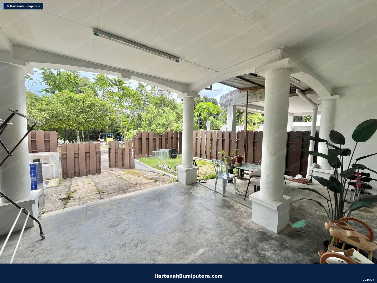 Facing Playground : 2 storey terrace Lestari Perdana Seri Kembangan — gambar 4
