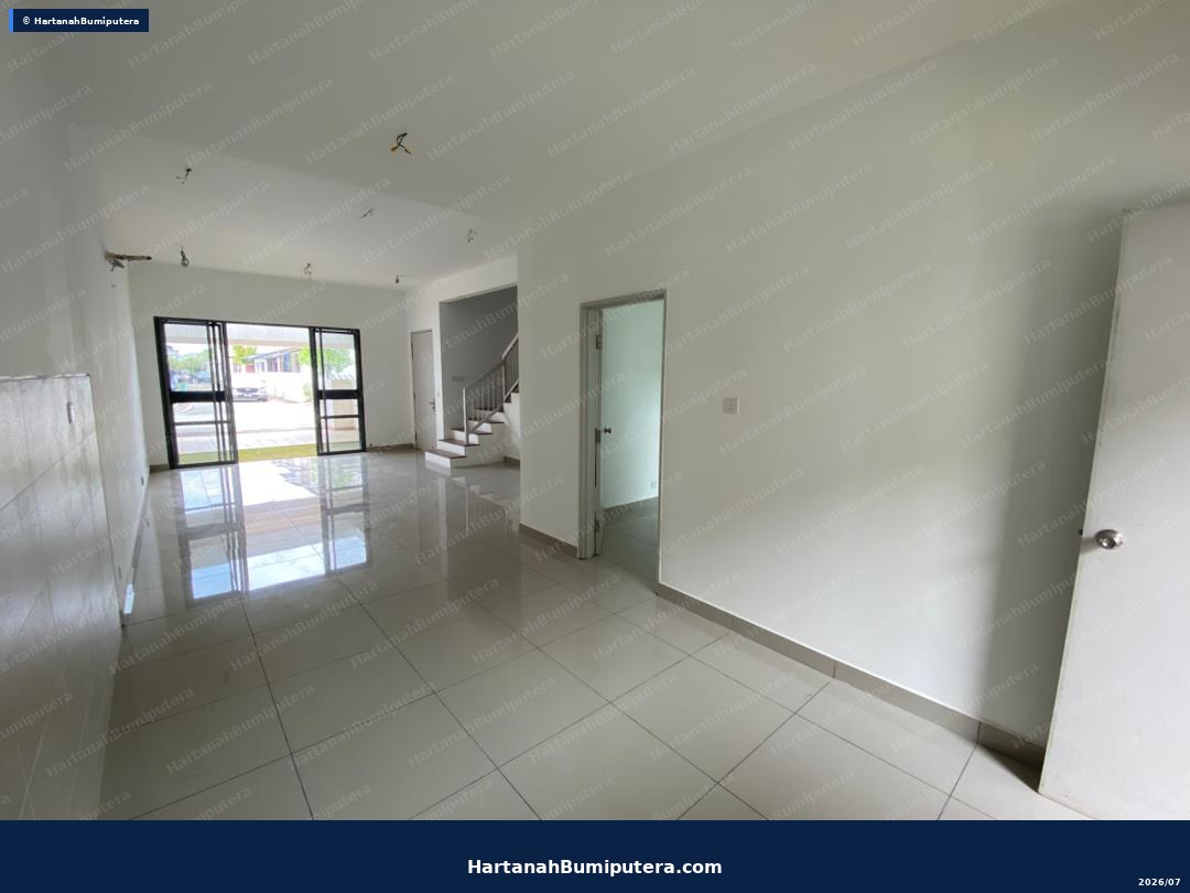FRONT GREEN AREA : 2-STOREY TERRACED HOUSE @ NILAI RM490,000 ONLY — gambar 17