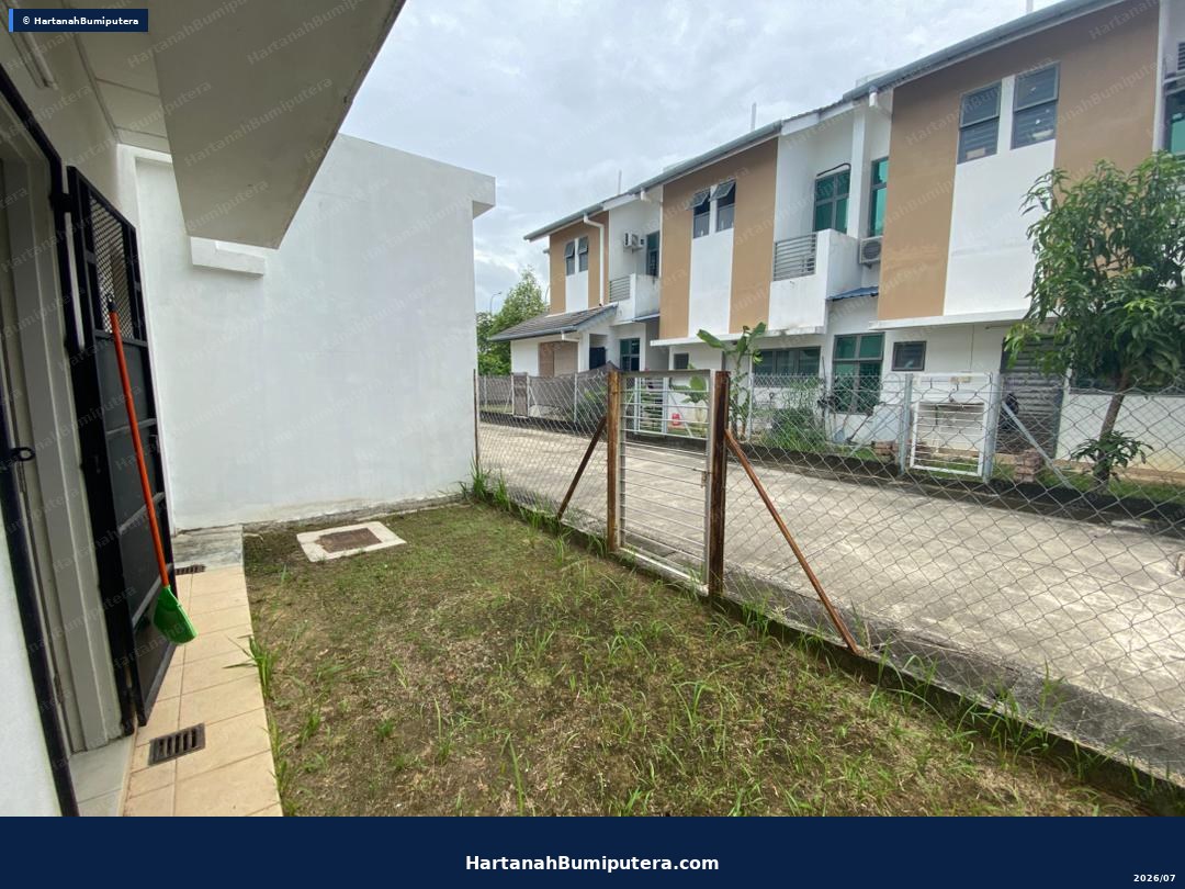 FRONT GREEN AREA : 2-STOREY TERRACED HOUSE @ NILAI RM490,000 ONLY — gambar 9