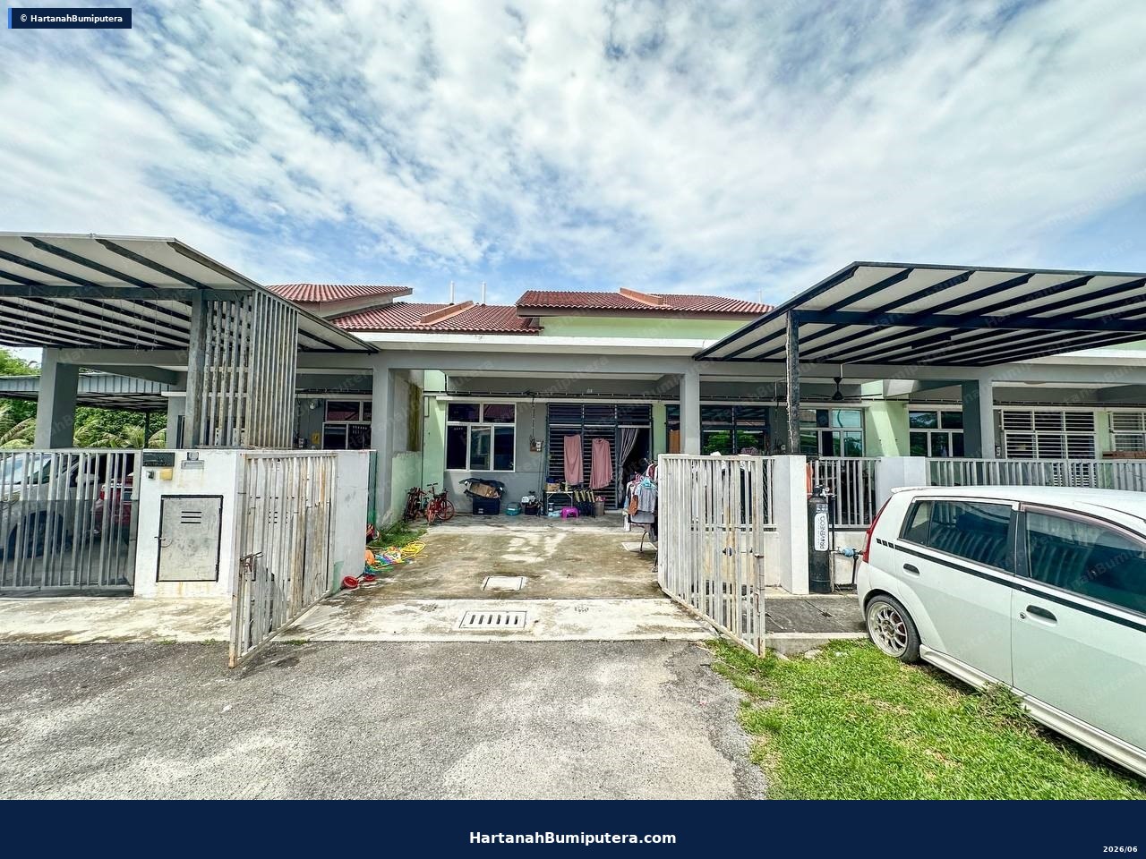 Tanah Belakang Luas : Terrace Setingkat Taman Semarang Mutiara Jenderam Hilir — gambar 14