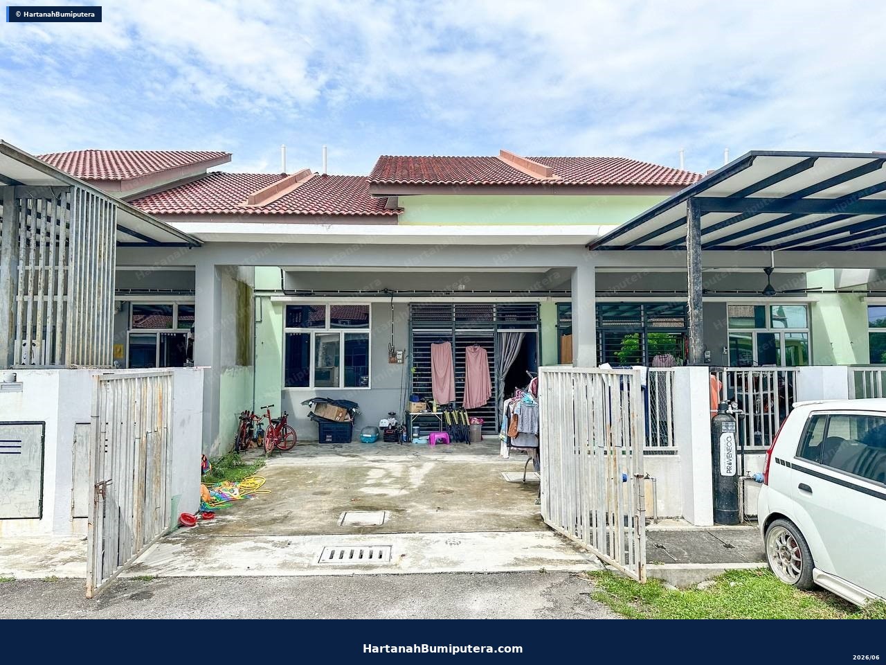Tanah Belakang Luas : Terrace Setingkat Taman Semarang Mutiara Jenderam Hilir — gambar 15
