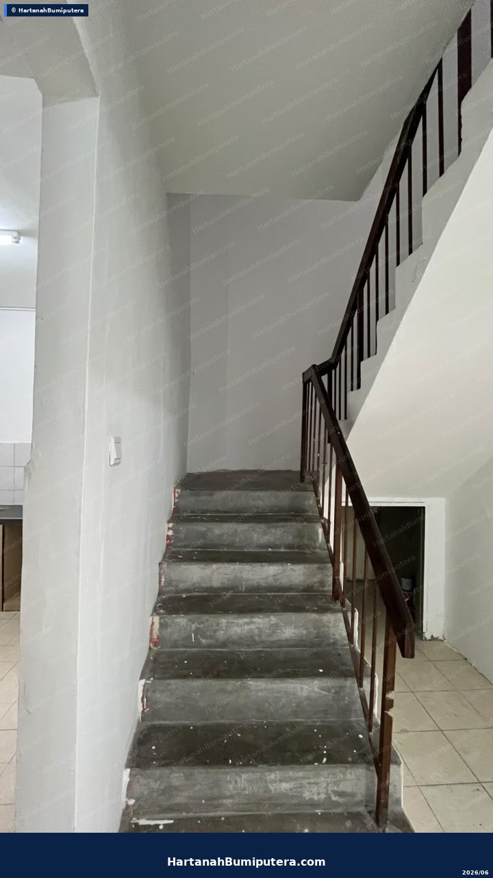 Bigger unit : 2 storey terrace Taman Lestari Putra Seksyen 5 — gambar 5