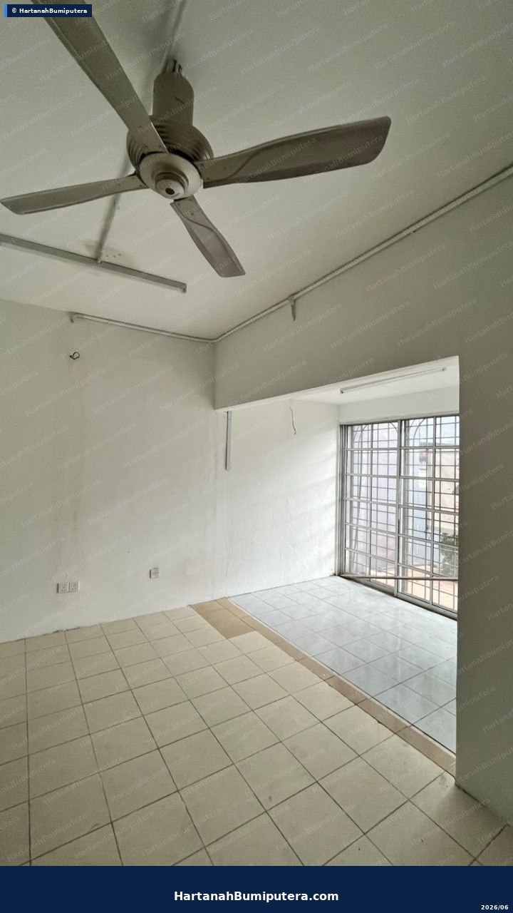 Bigger unit : 2 storey terrace Taman Lestari Putra Seksyen 5 — gambar 4