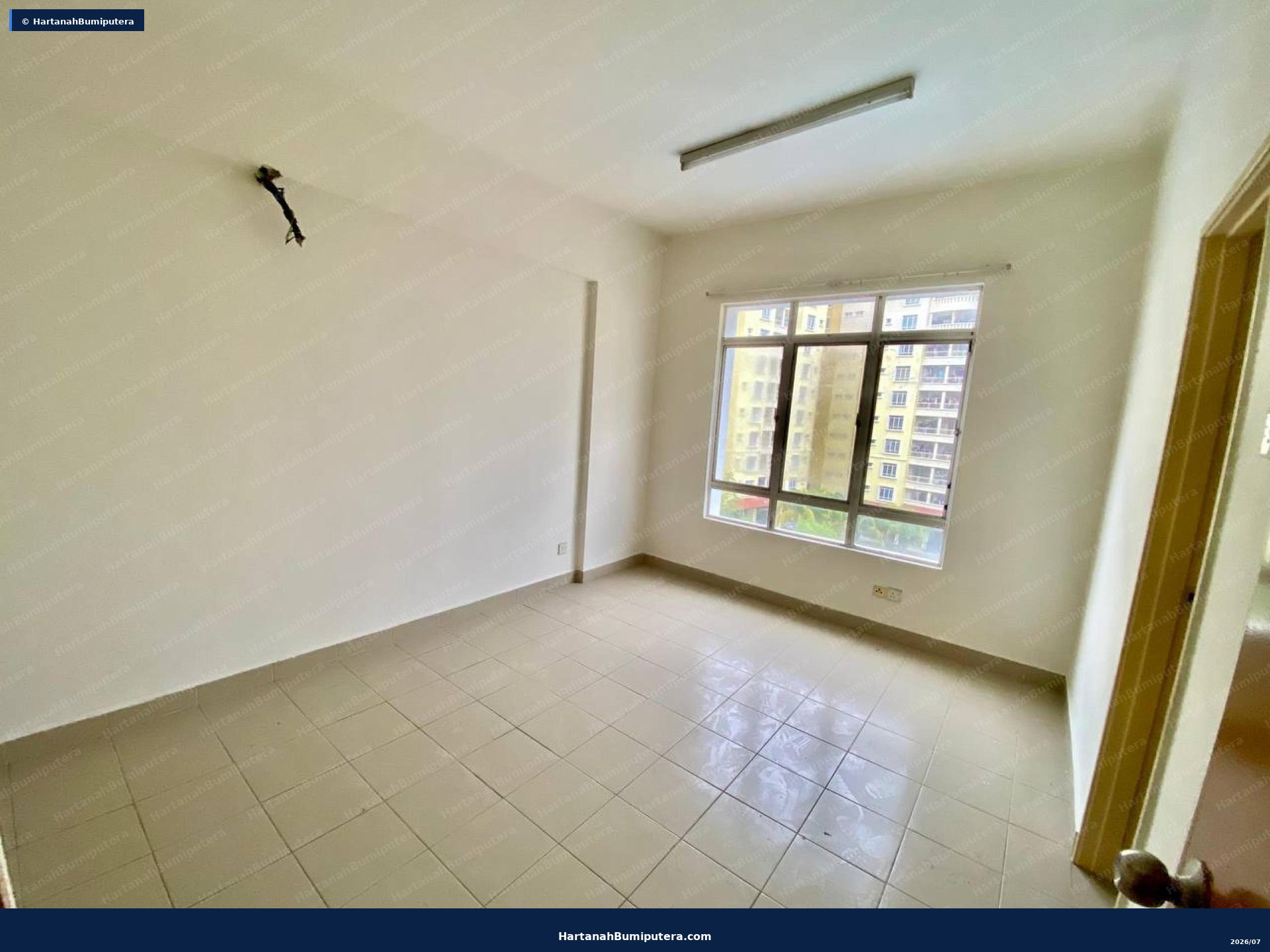 Low Level Facing Swimming Pool : Desaria Villa Condominium, Kampung Pulau Meranti, Puchong — gambar 12